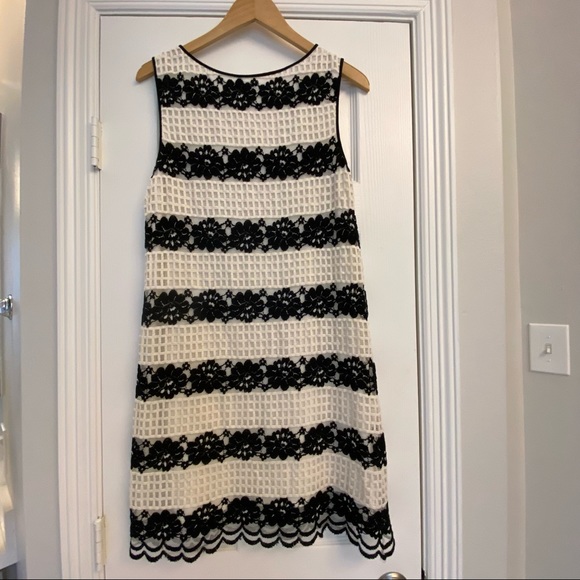 Max Studio Black and Cream Sleeveless Lace Dress - Picture 3 of 6